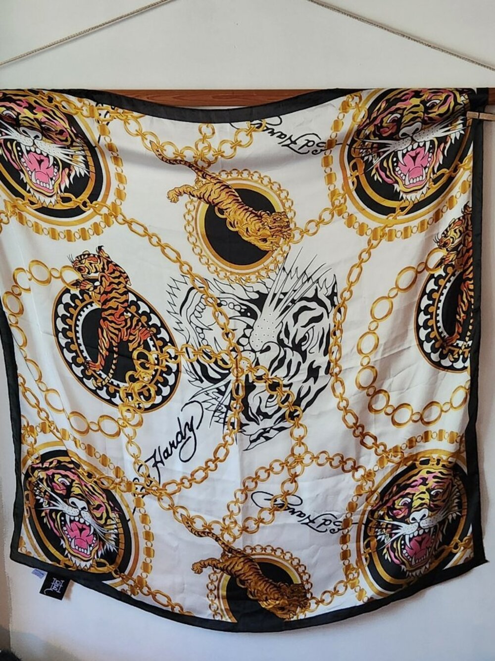 Ed Hardy scarf 42 X 42 beautiful gold chain tiger VGUC